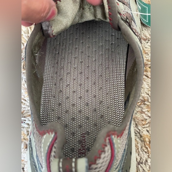 LL Bean Men’s sneakers NWT - Picture 6 of 6